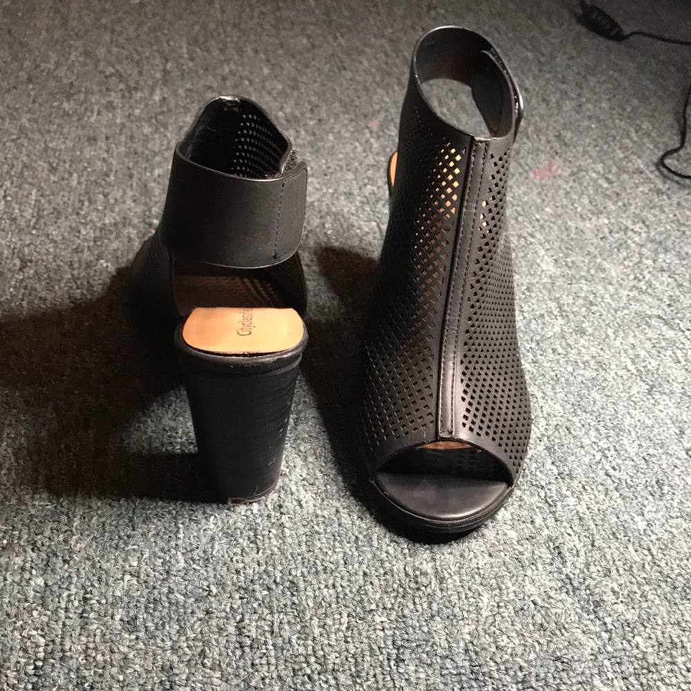 heels - Picture 2 of 2